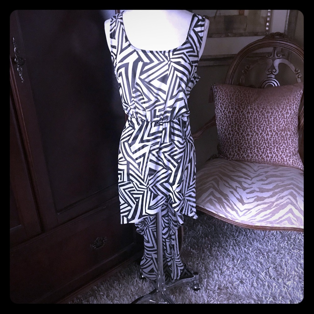 Hi-low graphic top